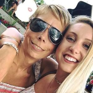 Meet your Posher, Dana